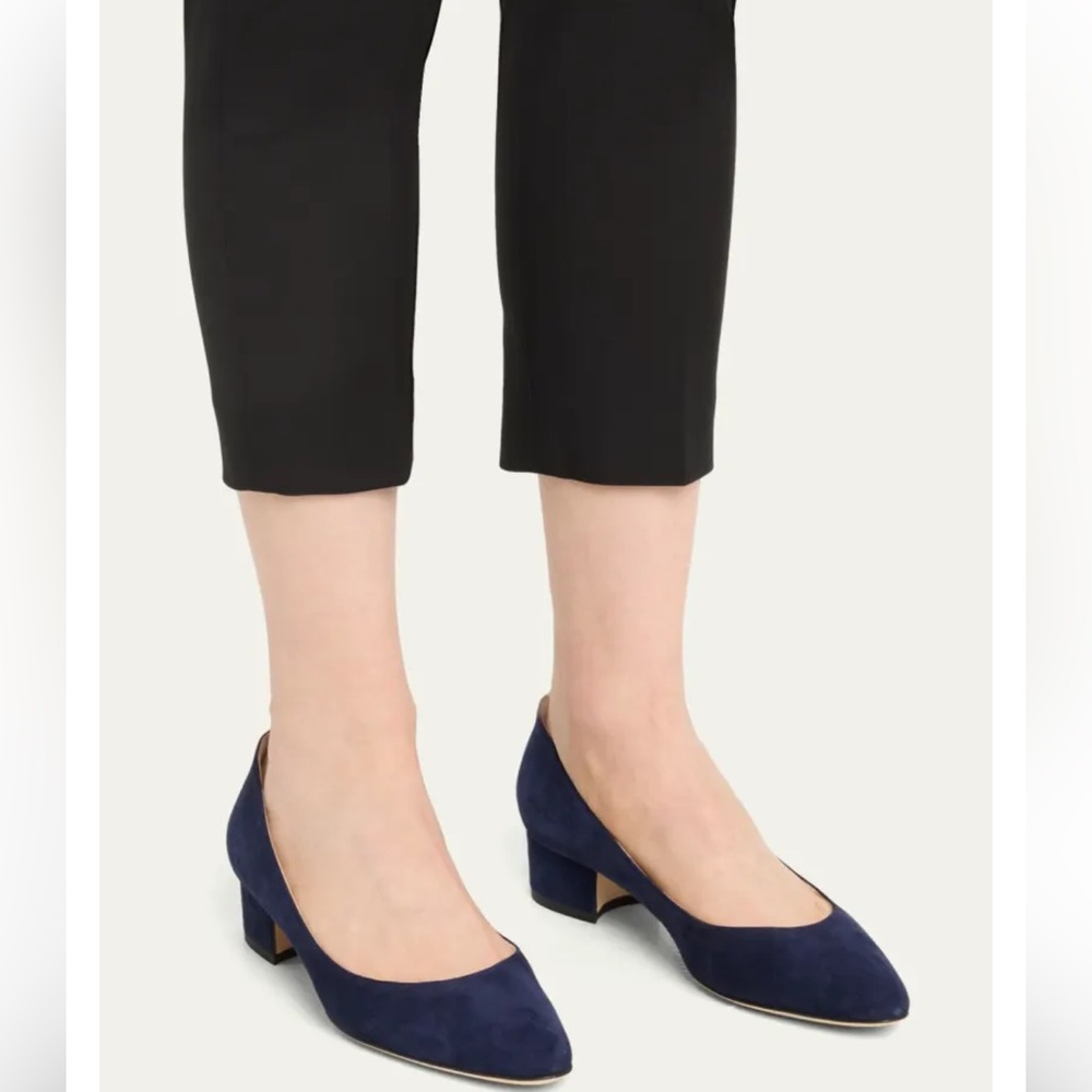 Manolo Blahnik Lista low healed suede pumps - Picture 2 of 16